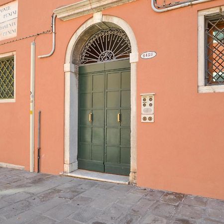 Stunning Apartment In Venezia With Kitchenette Экстерьер фото